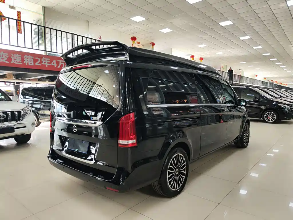Mercedes-Benz V-Class 2022 V 260 L Long Wheelbase Premium Edition купить на сайте DeffCars