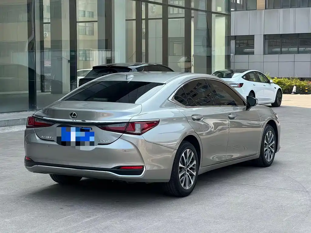 Lexus ES 2022 200 Excellence Edition купить на сайте DeffCars