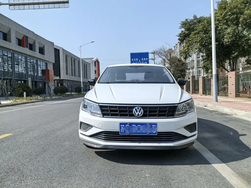 Jetta 2017 1.4L manual fashion model купить на сайте DeffCars