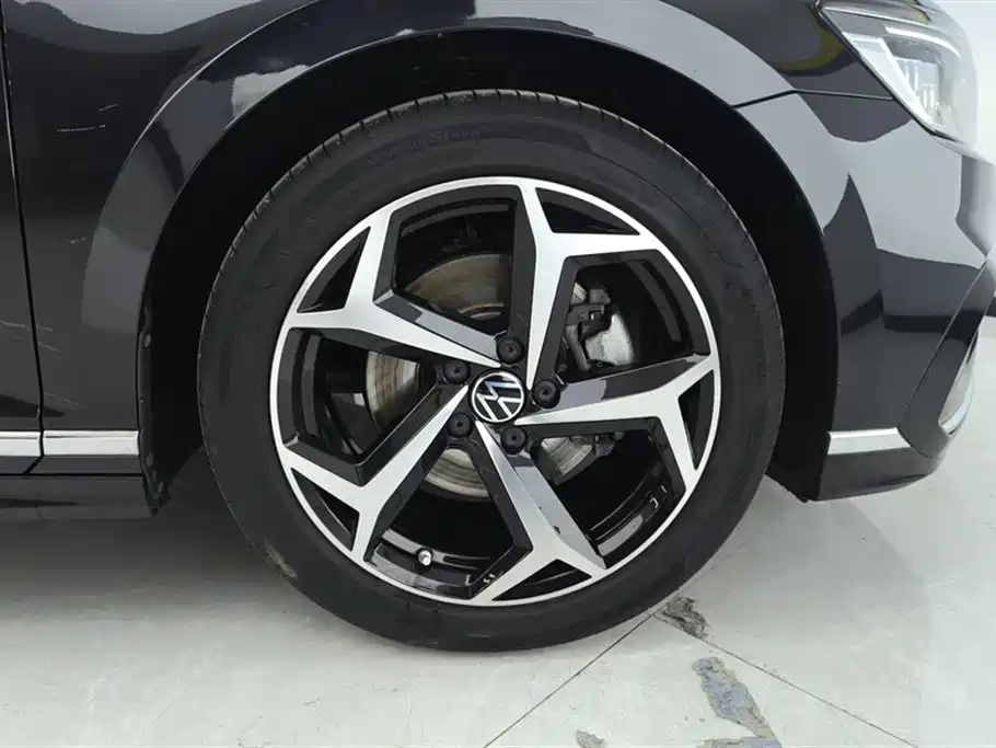 Magotan 2023 2 million commemorative edition 330TSI DSG luxury model купить на сайте DeffCars