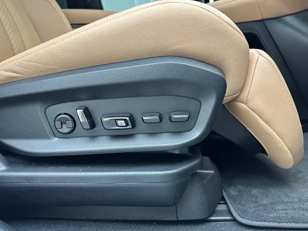 NIO ES8 2020 580KM six-seater version купить на сайте DeffCars