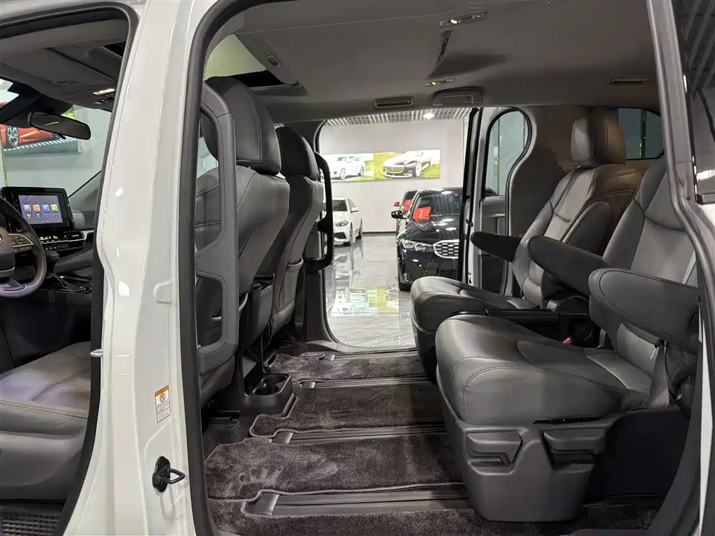 SIENNA 2023 2.5L Hybrid Comfort Edition купить на сайте DeffCars