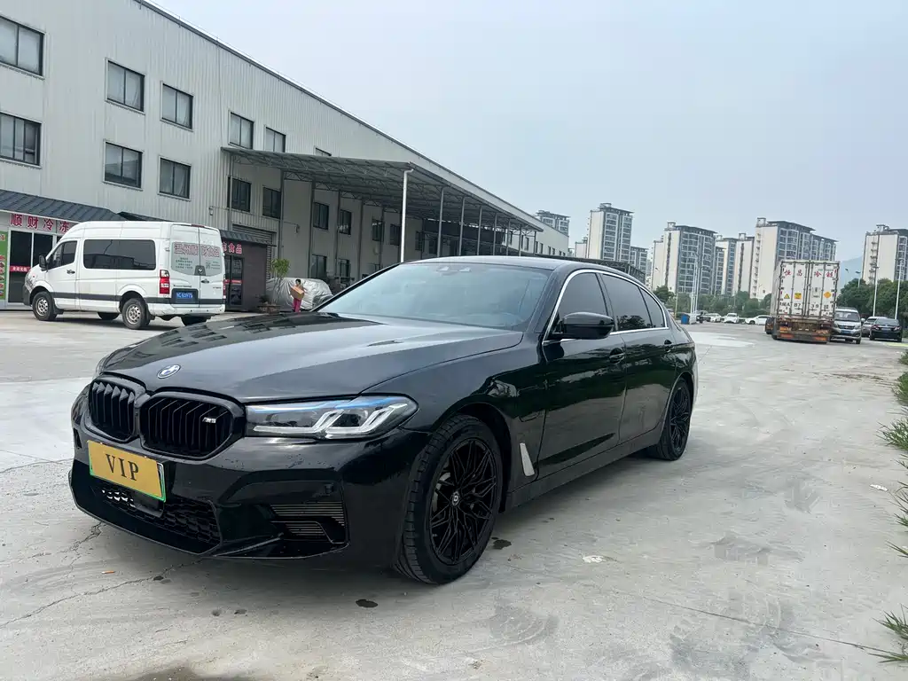 BMW 5 Series New Energy 2020 530Le Deluxe Package купить на сайте DeffCars