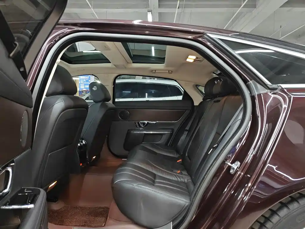 Jaguar XJ 2015 XJL 2.0T two-wheel drive elegant business version купить на сайте DeffCars