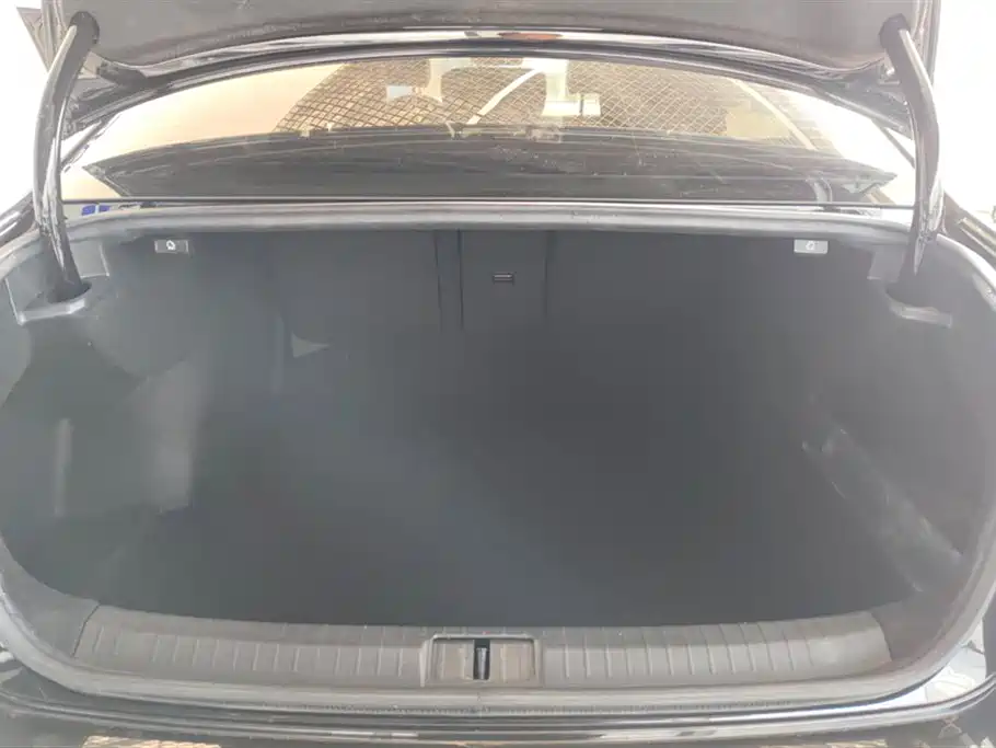 Magotan 2023 2 million commemorative edition 330TSI DSG luxury model купить на сайте DeffCars