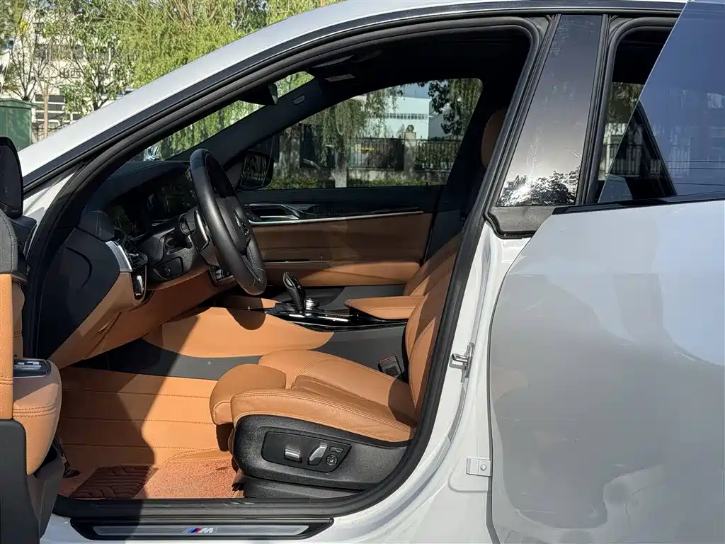 BMW 6 Series GT 2024 630i M Sports Premium Package купить на сайте DeffCars