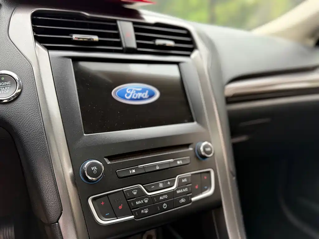 Mondeo 2017 EcoBoost 200 Luxury купить на сайте DeffCars