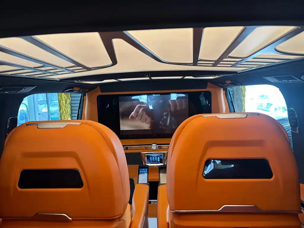 VITO 2023款 2.0T 商务版 7座 купить на сайте DeffCars