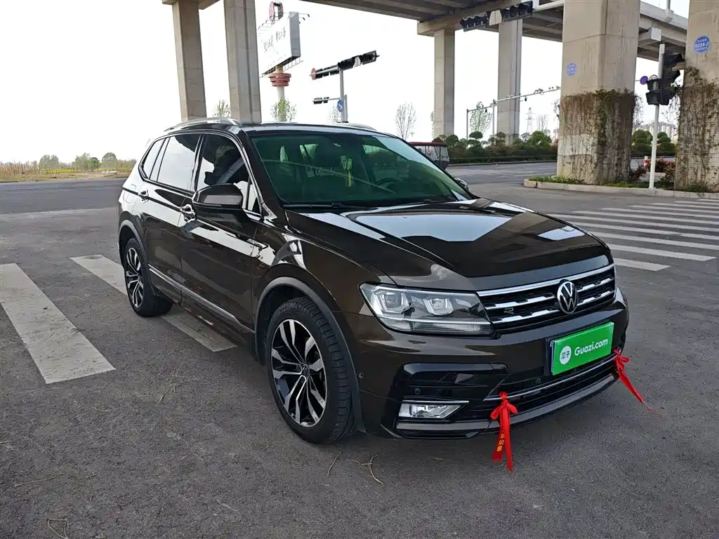 Tiguan L 2021 330TSI automatic two-wheel drive R-Line version купить на сайте DeffCars
