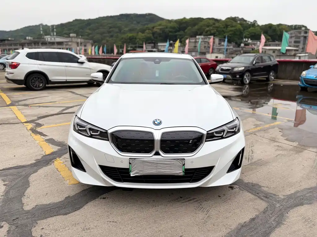 BMW i3 2022 eDrive 35 L купить на сайте DeffCars