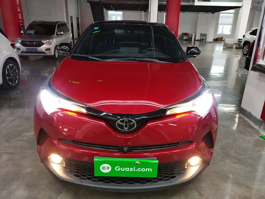 Toyota C-HR 2020 2.0L Leading Edition купить на сайте DeffCars
