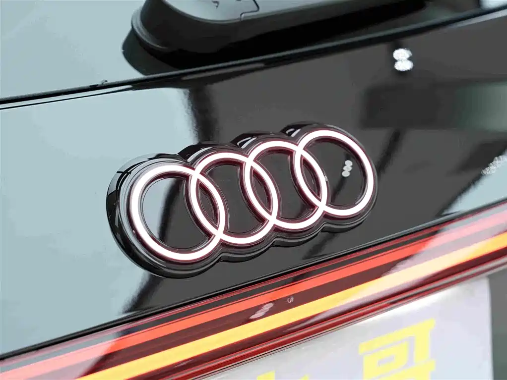 Audi Q5L 2026 2.0T smart hybrid exclusive model купить на сайте DeffCars