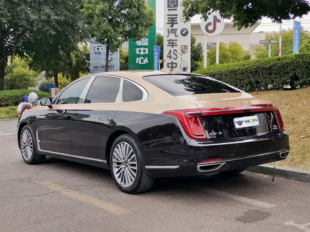 Hongqi H9 2020 2.0T Zhilian Flagship Edition купить на сайте DeffCars