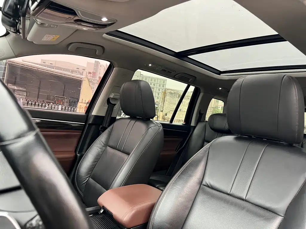 Trumpchi GS8 2017 320T 2WD Luxury Connected Edition (seven seats) купить на сайте DeffCars