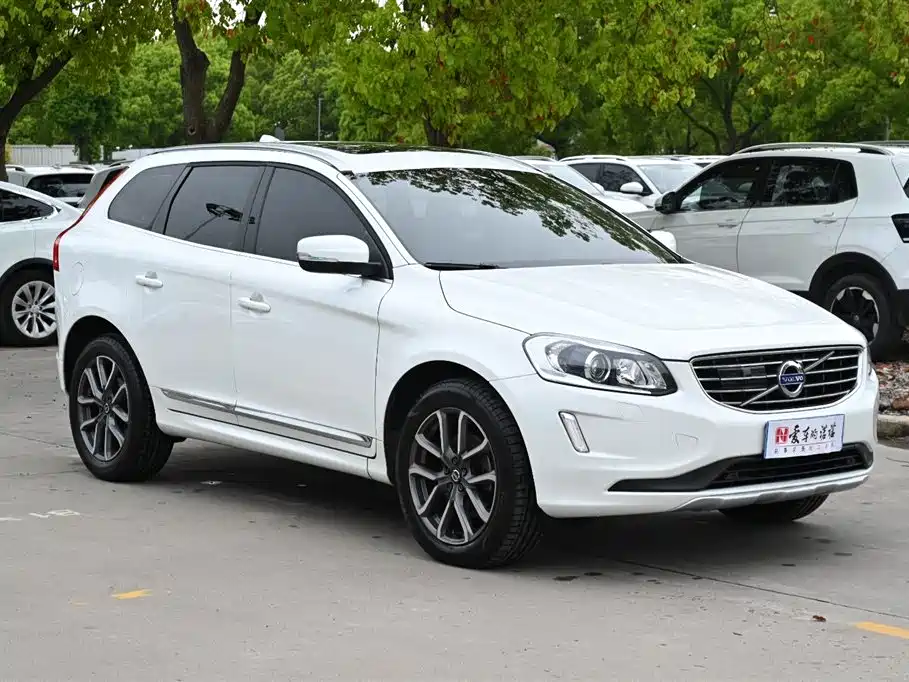 Volvo XC60 2017 T5 AWD Zhiyuan upgraded version купить на сайте DeffCars