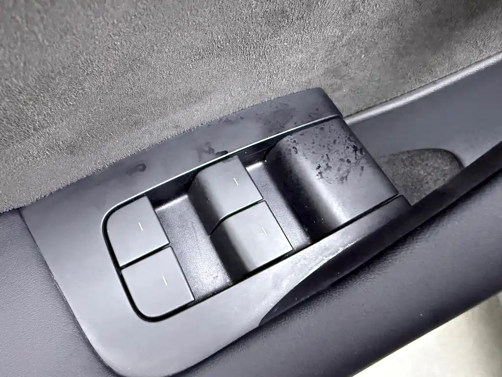Model Y 2023 long-range all-wheel drive version купить на сайте DeffCars