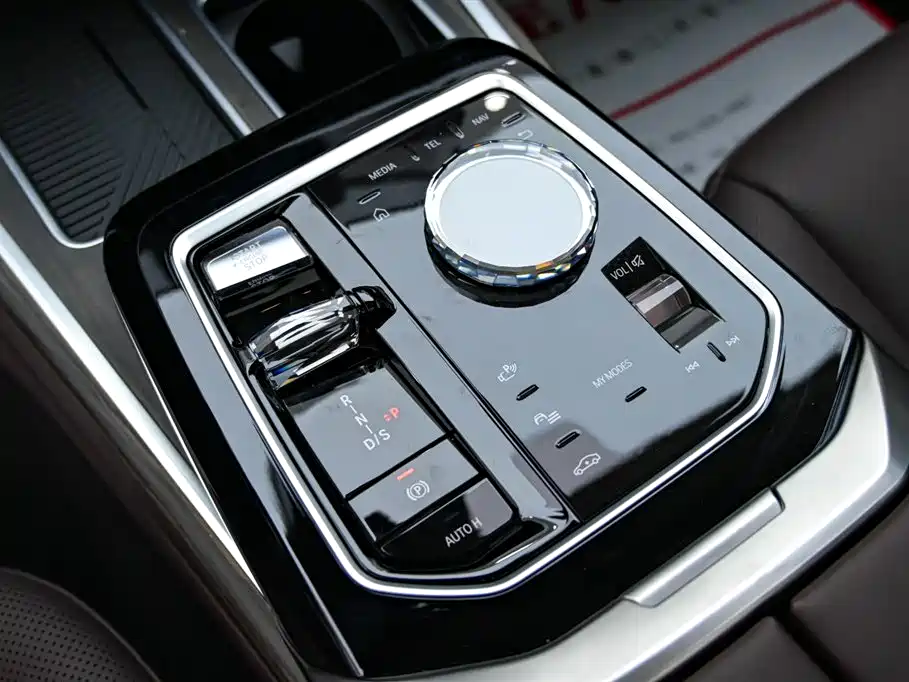 BMW 7 Series 2023 735Li M Sports Package купить на сайте DeffCars