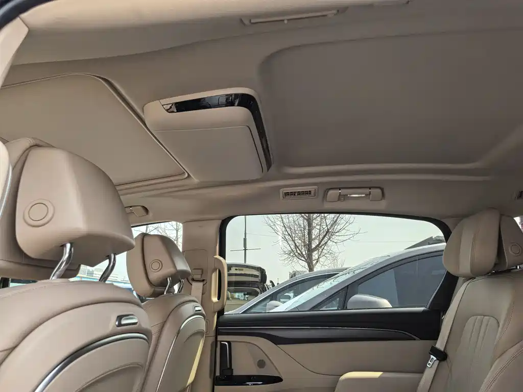 Buick GL8 New Energy 2025 Lu Shang Exclusive Edition 7 Seats купить на сайте DeffCars