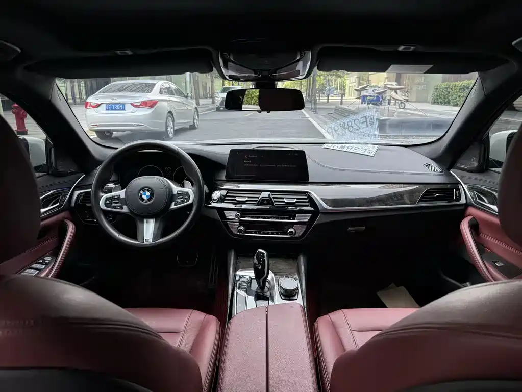 BMW 5 Series 2019 530Li Leading M Sports Package купить на сайте DeffCars