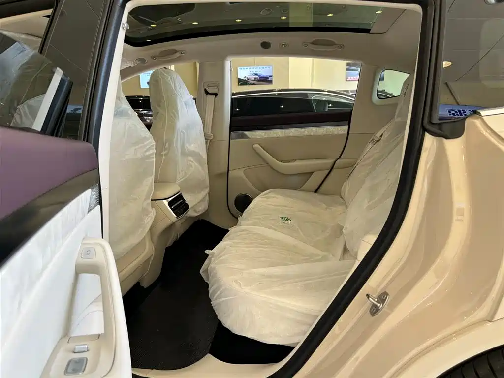 Zhijie R7 2026 extended range Max+ купить на сайте DeffCars