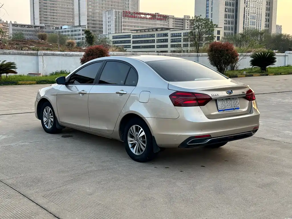 Emgrand 2018 1.5L CVT luxury model купить на сайте DeffCars
