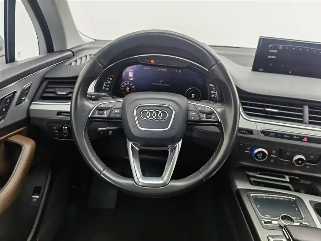 Audi Q7 2019 45 TFSI Comfort купить на сайте DeffCars