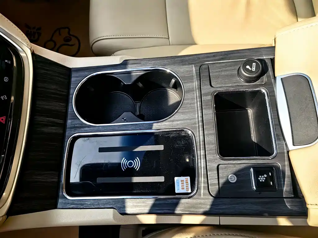 Buick GL8 2023 ES Lu Zun Exclusive Model купить на сайте DeffCars