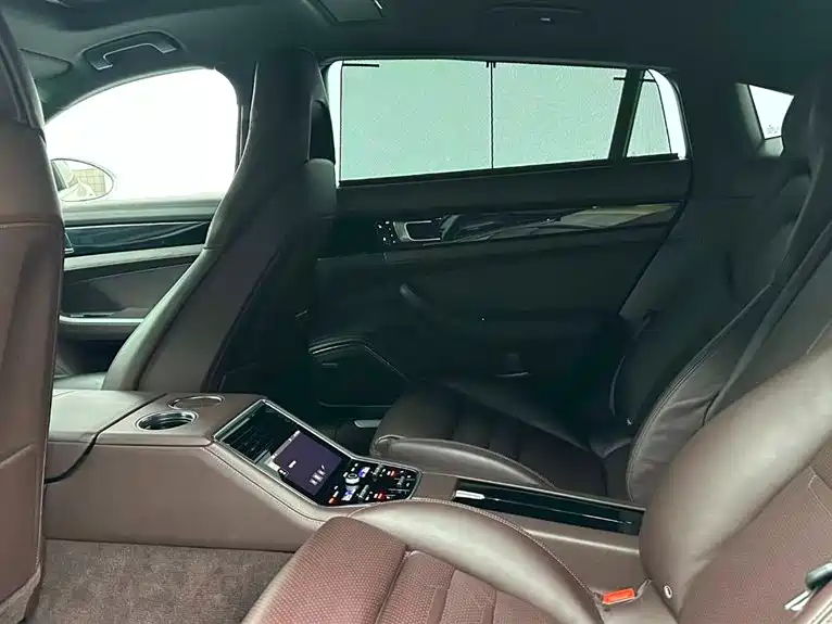 Panamera 2017 Panamera 4 Executive Extended Edition 3.0T купить на сайте DeffCars