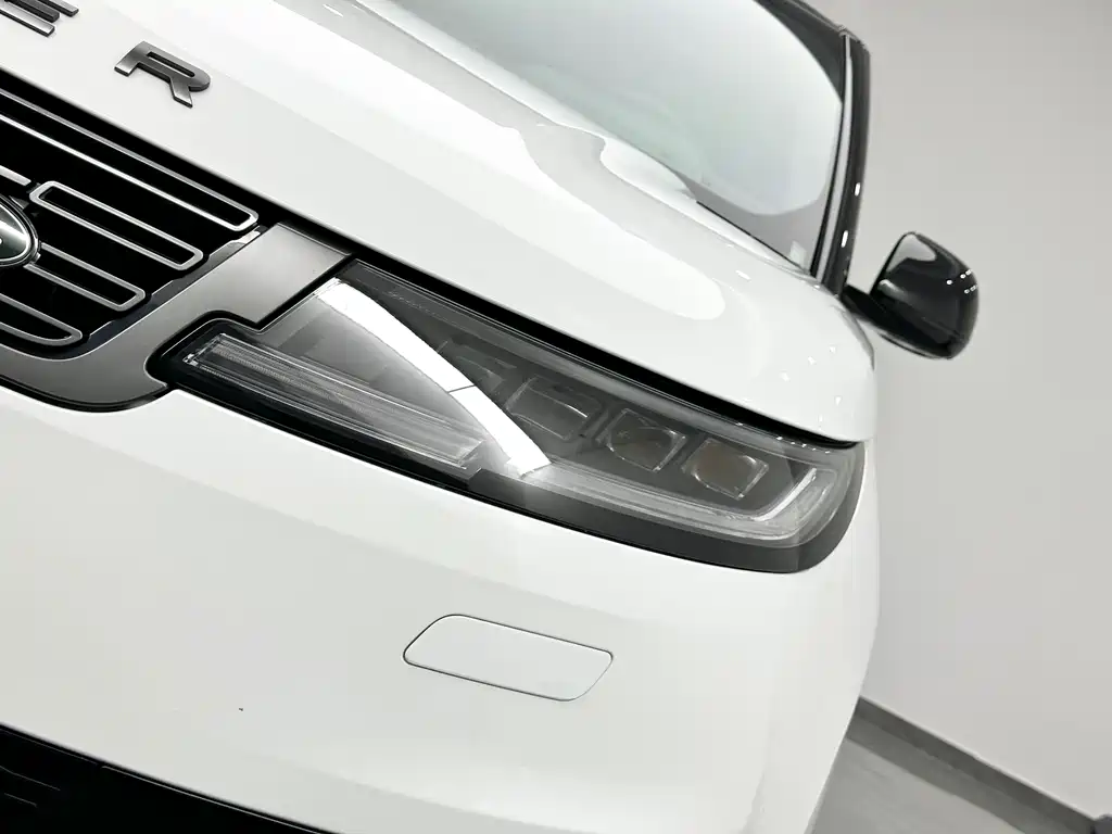 Range Rover Sport 2024 400PS Dynamic SE купить на сайте DeffCars