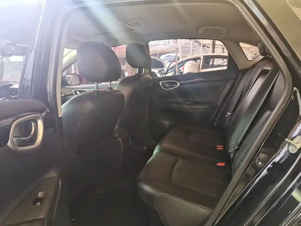 Sylphy 2018 1.6XV CVT Exclusive Edition купить на сайте DeffCars