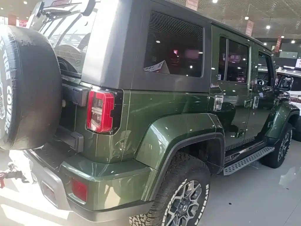 Beijing Off-Road BJ40 2018 PLUS 2.3T Automatic Four-wheel Drive Exclusive Edition National V купить на сайте DeffCars