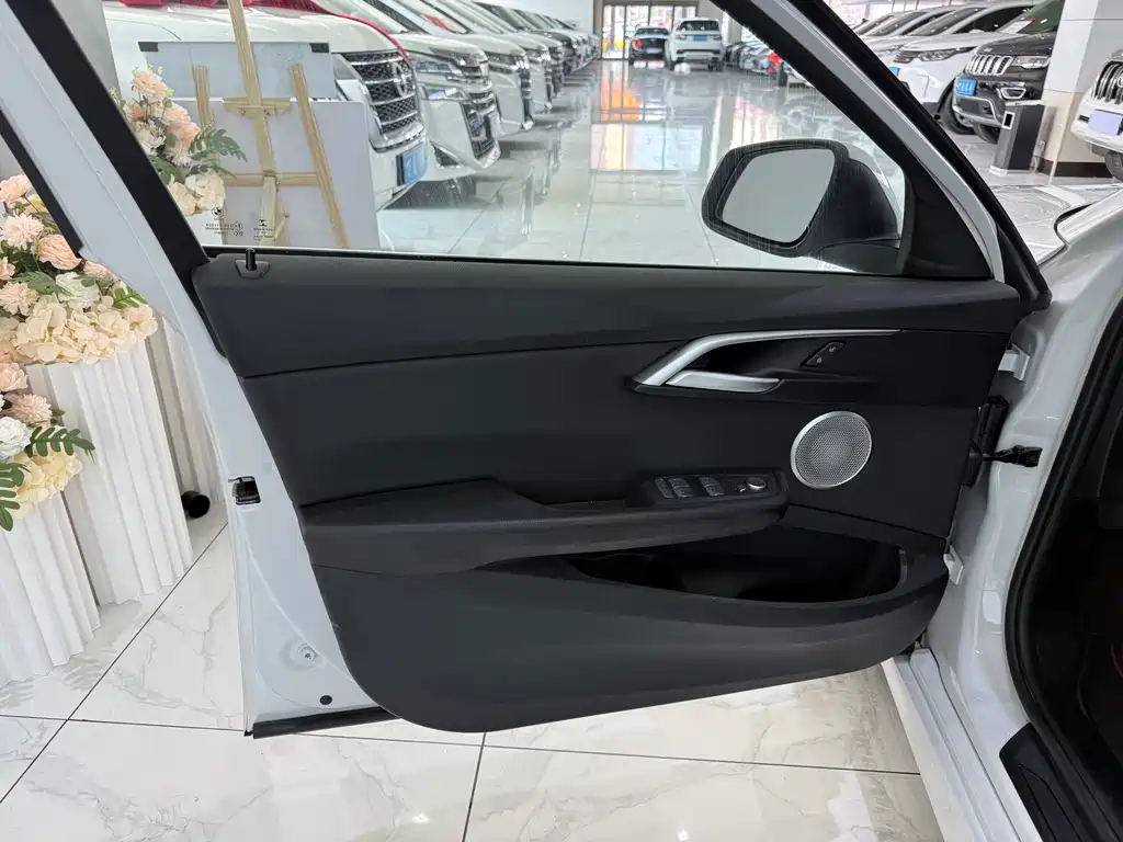 BMW 1 Series 2021 120i M Sports Edition купить на сайте DeffCars