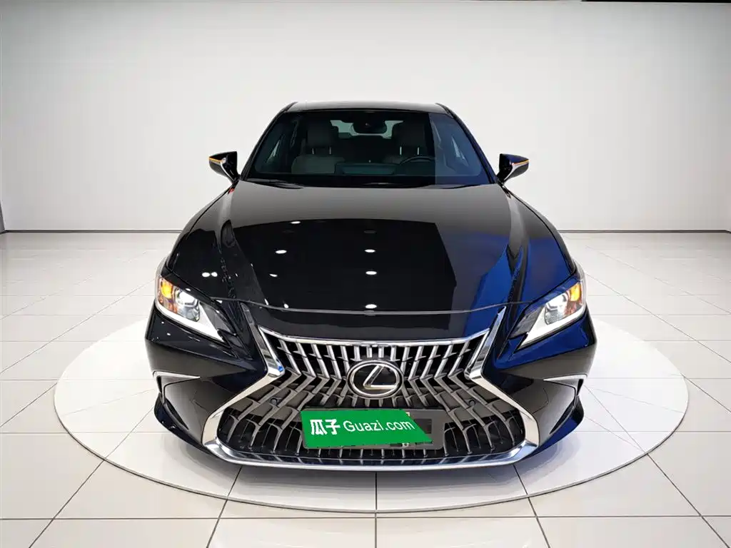 Lexus ES 2022 200 Excellence Edition купить на сайте DeffCars