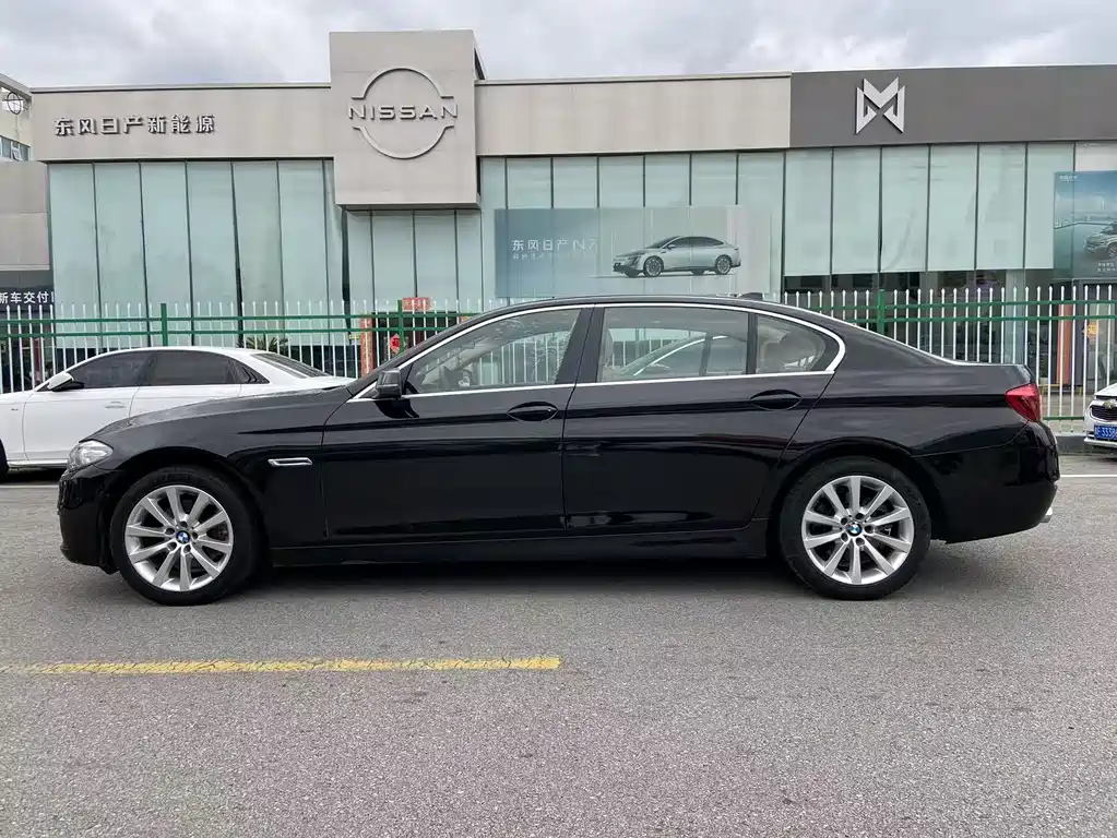BMW 5 Series 2013 530Li Leading Model купить на сайте DeffCars