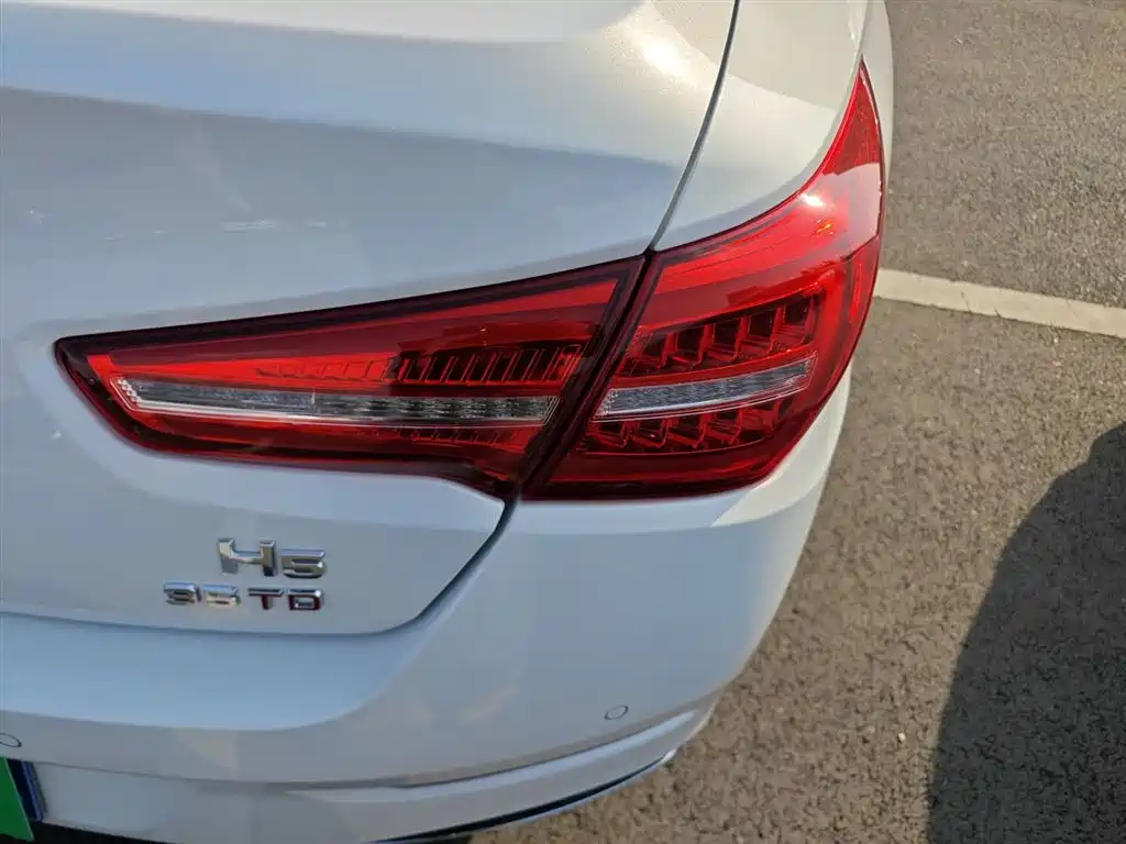 Hongqi H5 2020 1.8T Automatic Intelligent Connected Flag Edition купить на сайте DeffCars