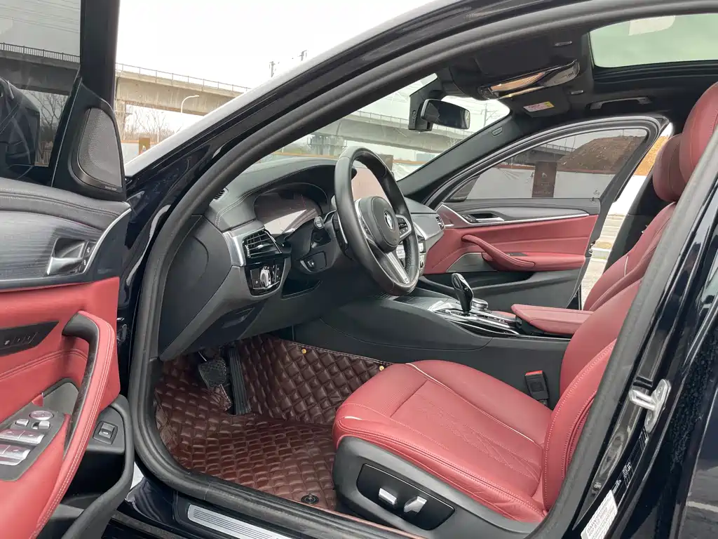 BMW 5 Series 2021 facelift 530Li leading M sports package купить на сайте DeffCars