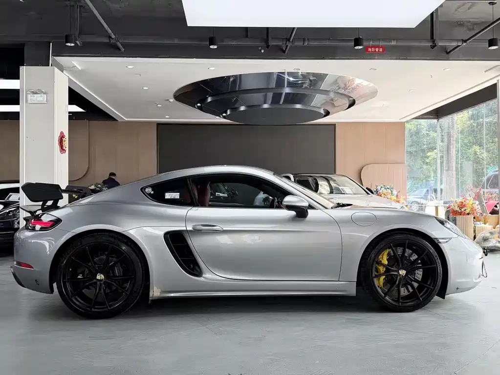 Porsche 718 2018 Cayman 2.0T купить на сайте DeffCars