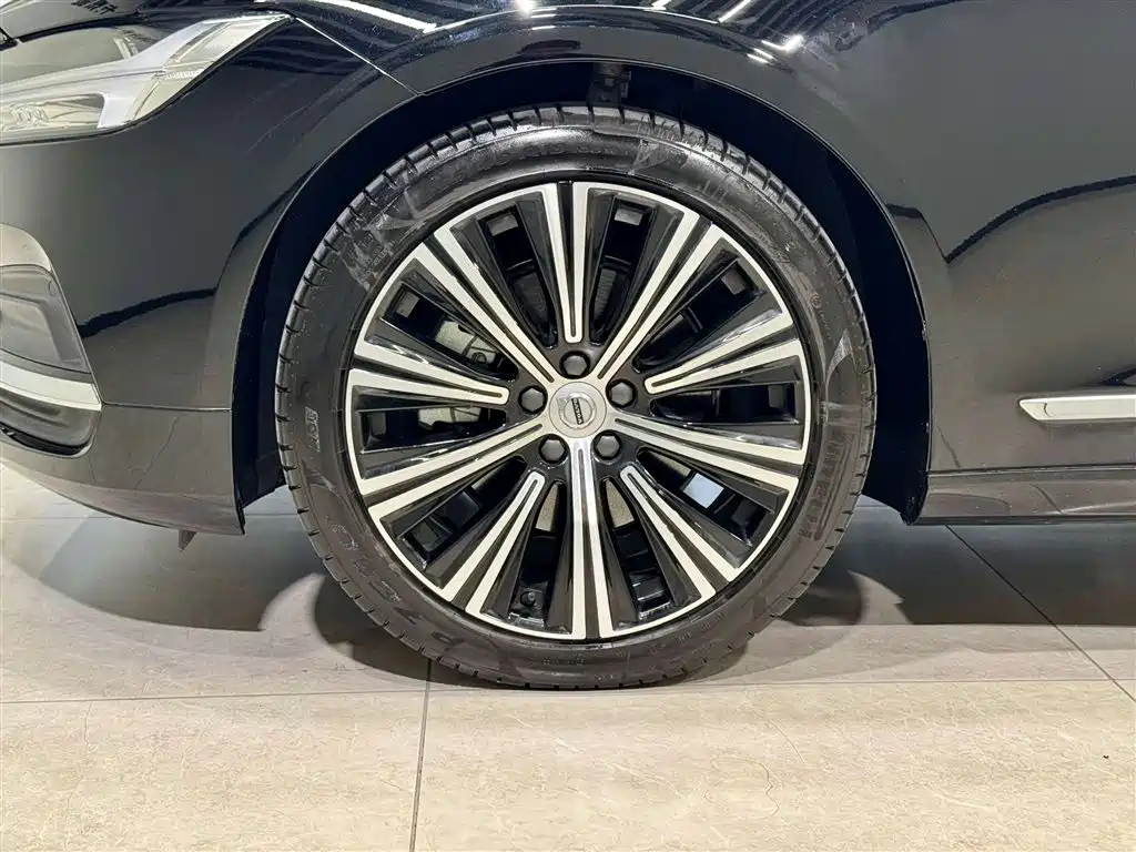 Volvo S90 2024 B5 Zhiyuan Luxury Edition купить на сайте DeffCars