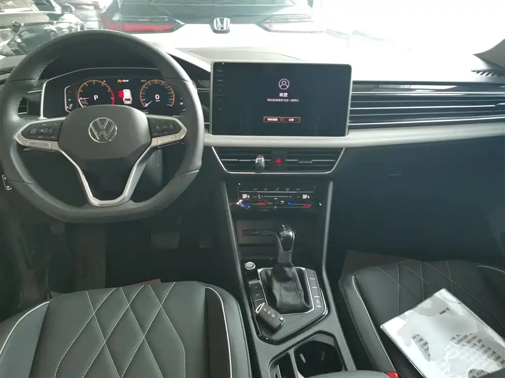 Tiguan L 2025 Outstanding Model 300TSI Automatic Two-wheel Drive Dragon Edition купить на сайте DeffCars