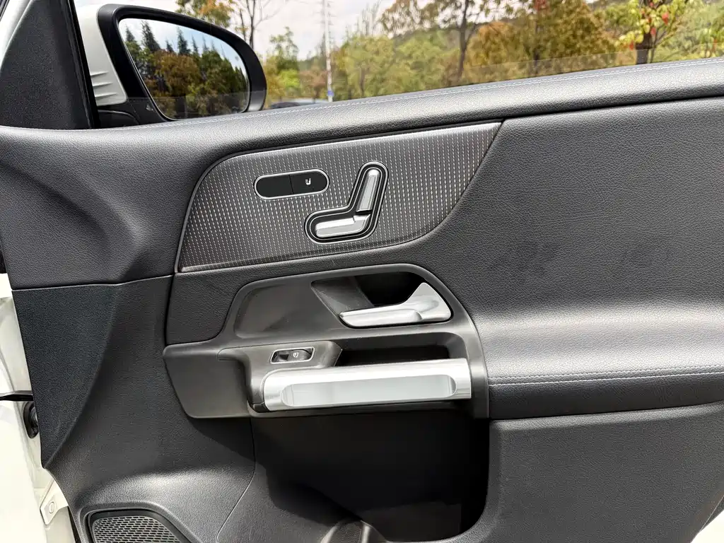 Mercedes-Benz GLB 2021 GLB 200 Dynamic купить на сайте DeffCars