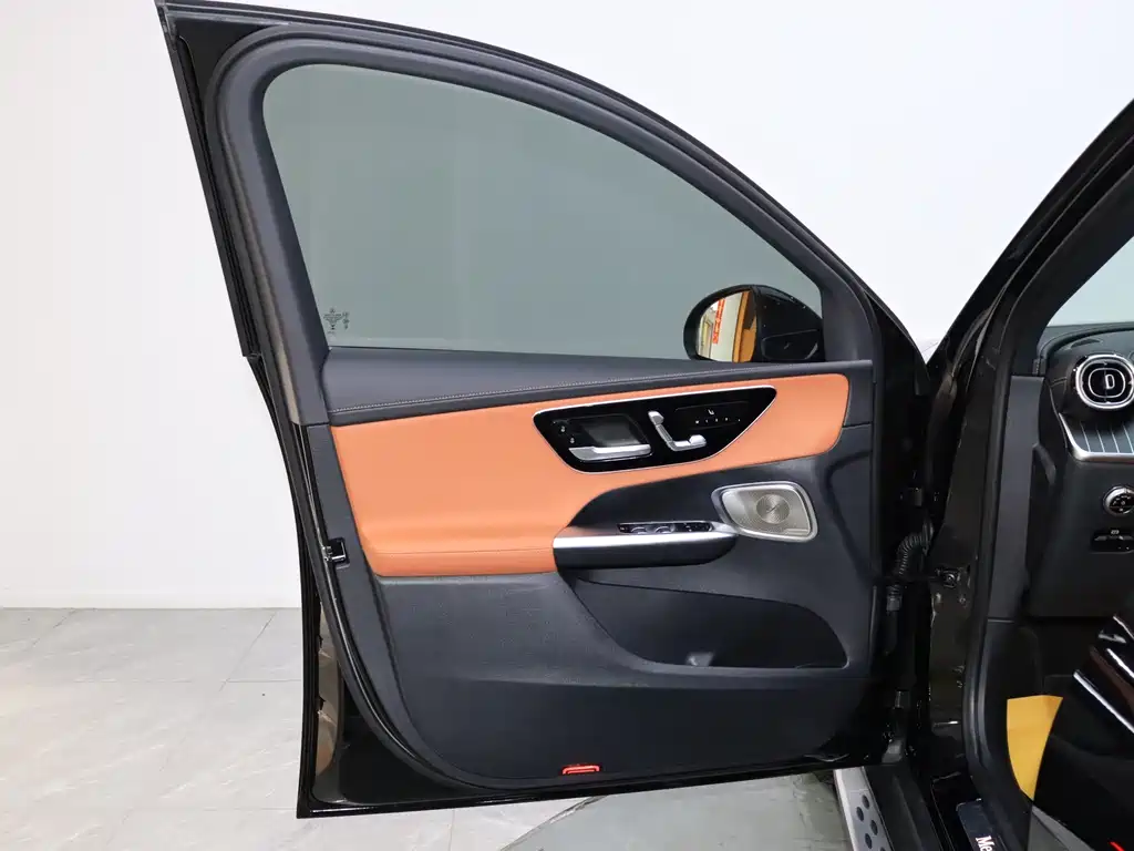Mercedes-Benz GLC 2024 GLC 260 L 4MATIC luxury model 5 seats купить на сайте DeffCars