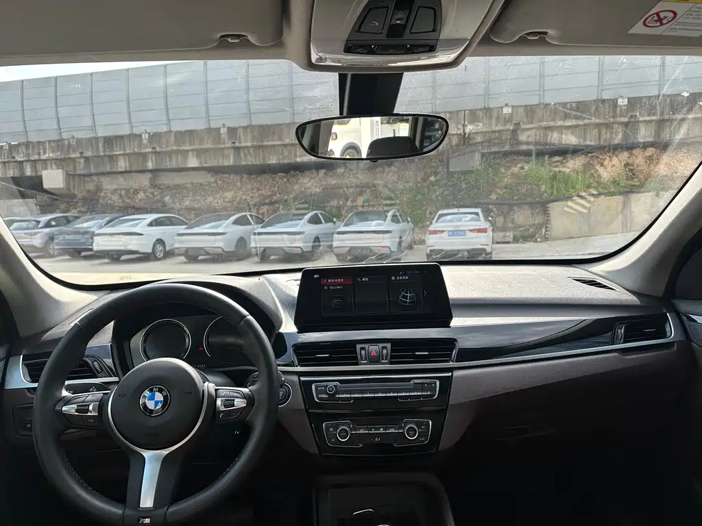 BMW X1 2022 sDrive25Li Leading Model купить на сайте DeffCars