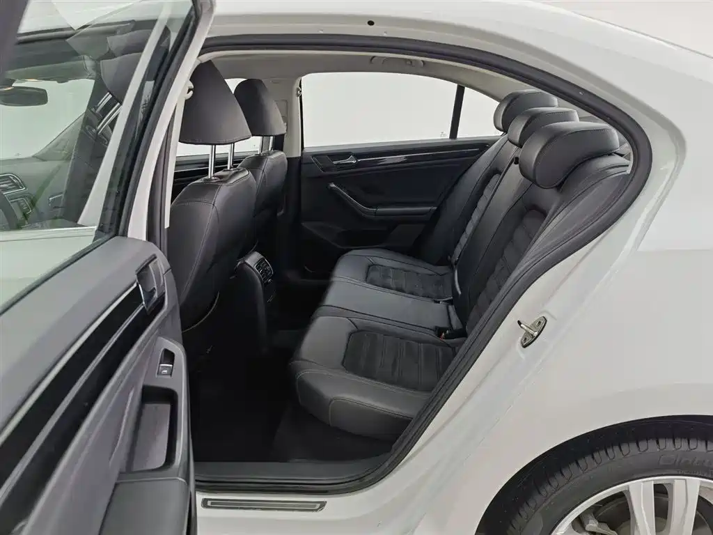 Sagitar 2018 280TSI DSG luxury model купить на сайте DeffCars