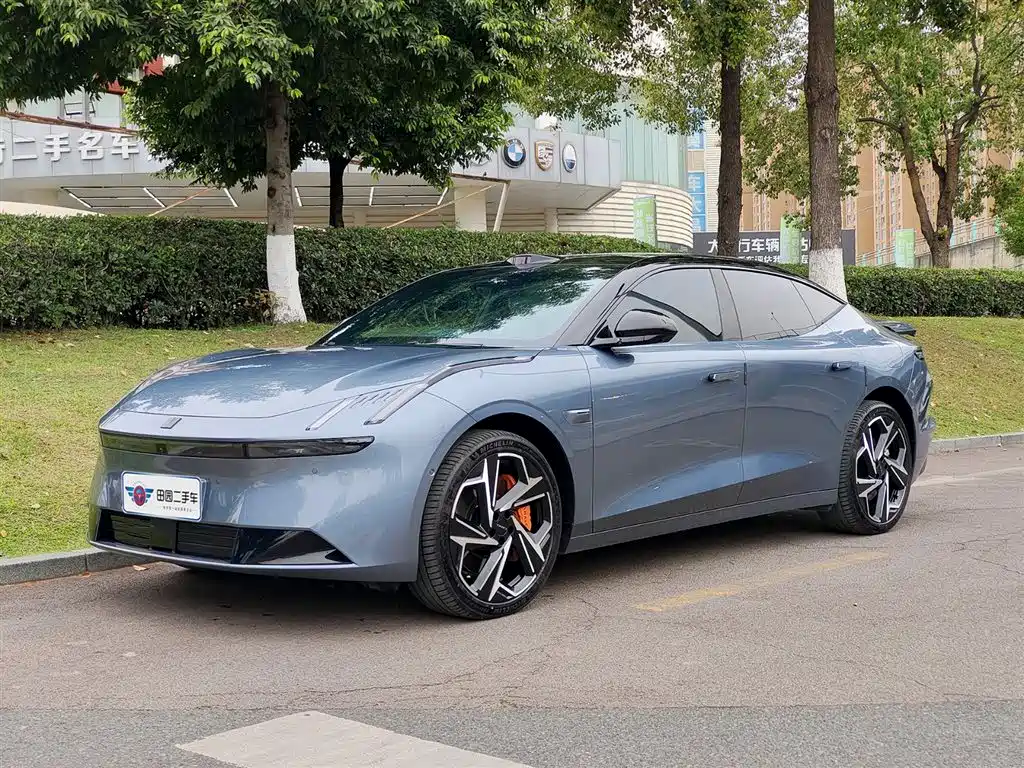 Lynk & Co Z10 2024 95kWh 702km four-wheel drive smart driving Ultra купить на сайте DeffCars