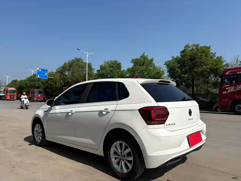 Polo 2021 Plus 1.5L Automatic Colorful Technology Edition купить на сайте DeffCars