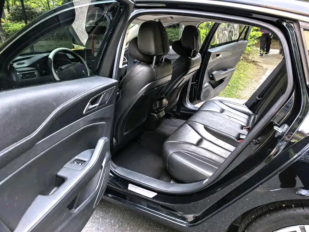 Hongqi H5 2019 30TD dynamic version купить на сайте DeffCars