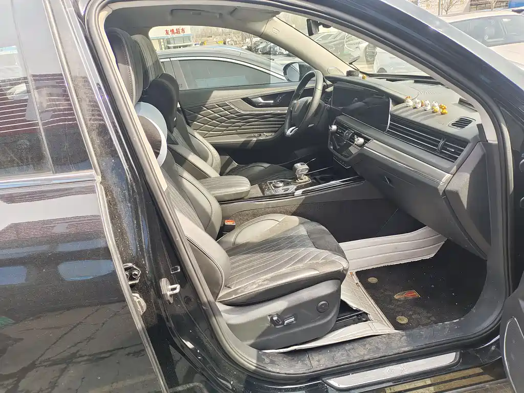Hongqi HS5 2023 2.0T Qiyue Pro version купить на сайте DeffCars