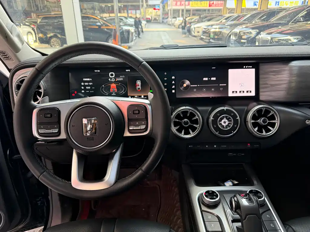 Tank 300 2023 Off-Road Version 2.0T Conqueror купить на сайте DeffCars