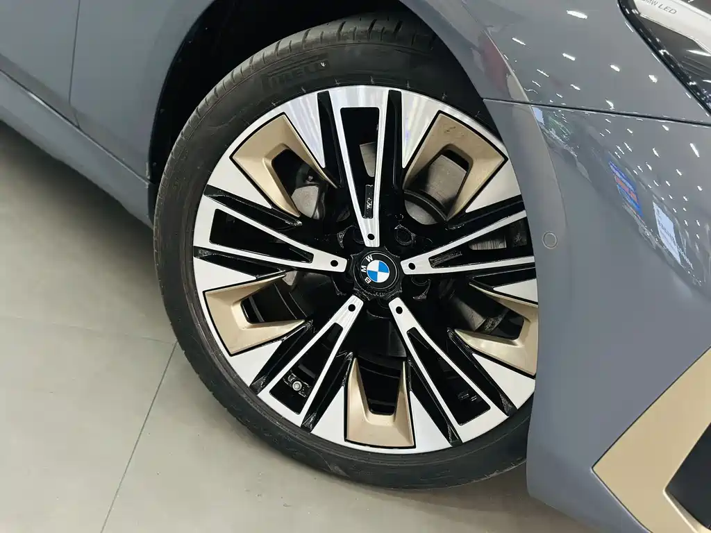 BMW 5 Series 2024 530Li Exclusive Luxury Package купить на сайте DeffCars
