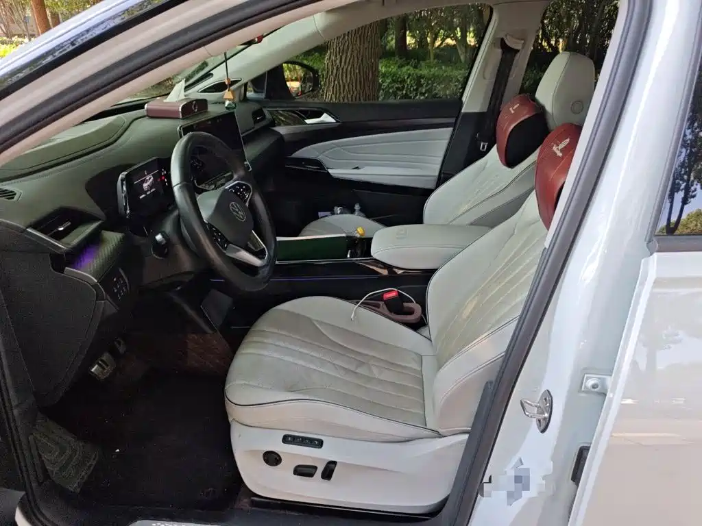 ID.6 X 2023 upgraded model, powerful four-wheel drive version купить на сайте DeffCars